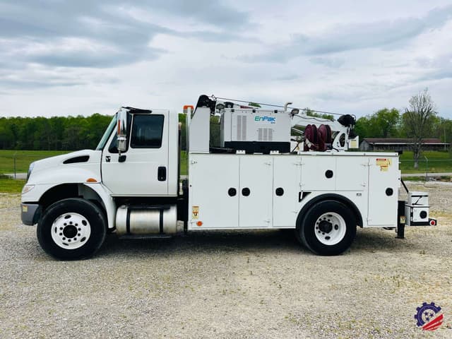 Image of International Durastar 4300 equipment image 1