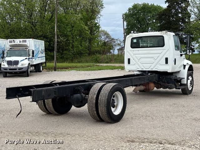 Image of International Durastar 4300 equipment image 4