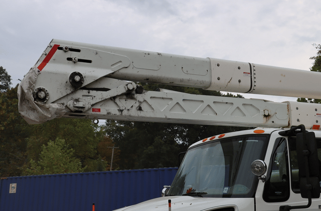 Image of International DuraStar 4400 equipment image 1