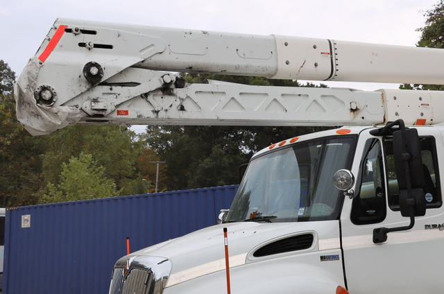 Image of International DuraStar 4400 equipment image 3