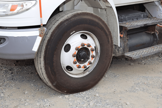 Image of International DuraStar 4400 equipment image 4