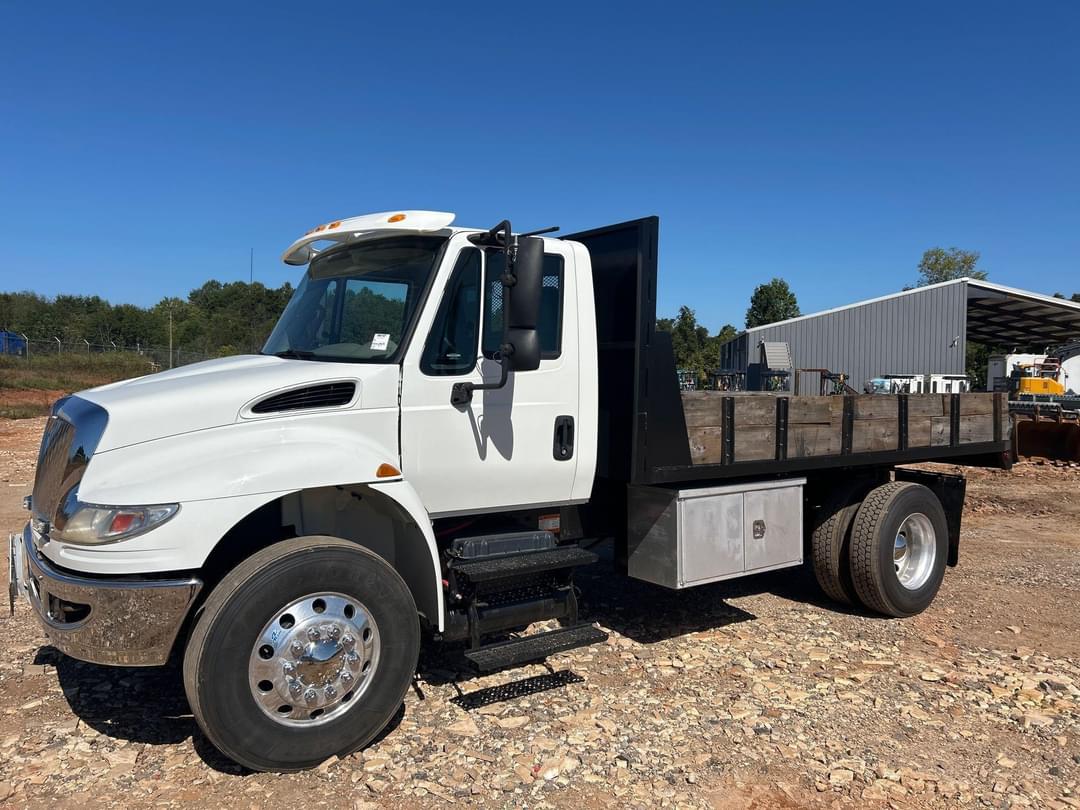 Image of International DuraStar 4400 Primary image