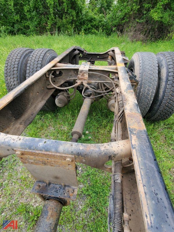 Image of International DuraStar 4400 equipment image 4
