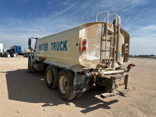Image of International DuraStar 4400 equipment image 4