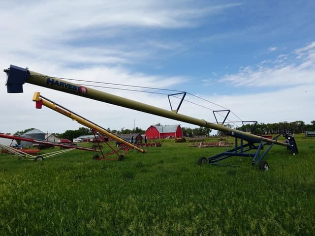 Image of Harvest International H1062 equipment image 2