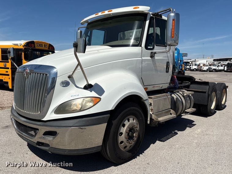 2015 International LF687 Equipment Image0