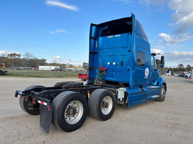 Image of International ProStar+ 122 equipment image 2