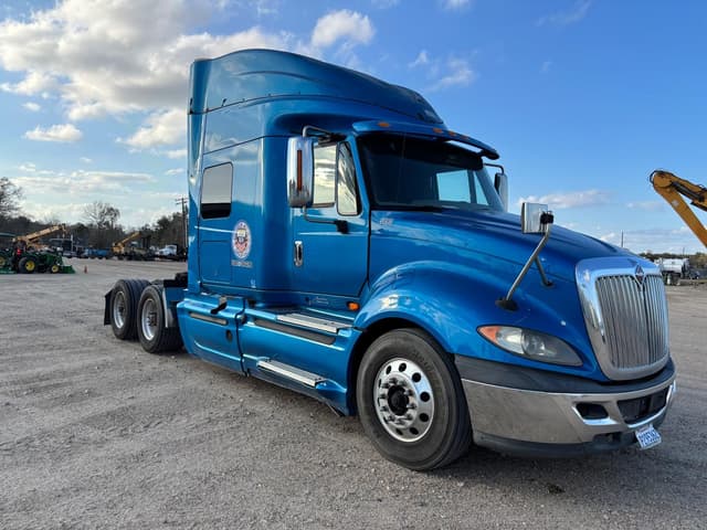 Image of International ProStar+ 122 equipment image 1