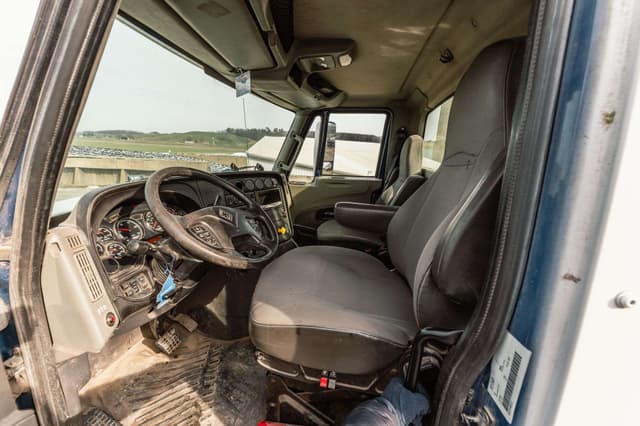 Image of International ProStar equipment image 4