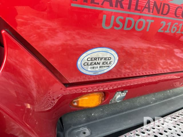 Image of International ProStar Plus 122 equipment image 3