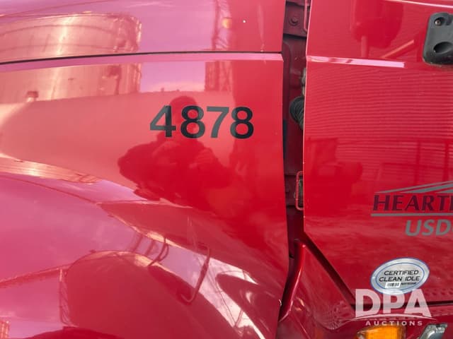 Image of International ProStar Plus 122 equipment image 2