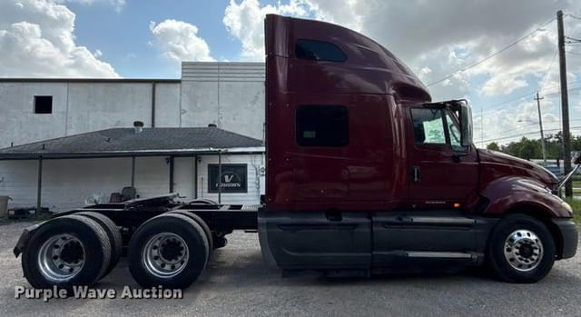 Image of International ProStar Plus 122 equipment image 3
