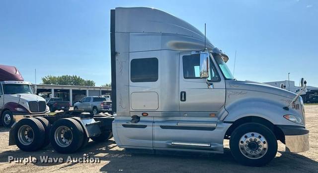 Image of International ProStar Plus 122 equipment image 3