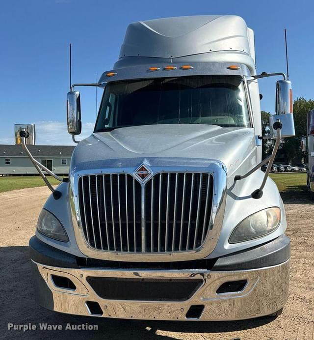 Image of International ProStar Plus 122 equipment image 1