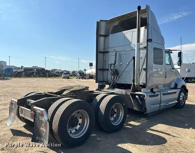 Image of International ProStar Plus 122 equipment image 4