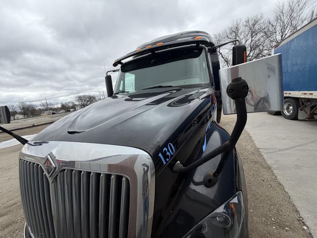 Image of International ProStar Plus 122 equipment image 4