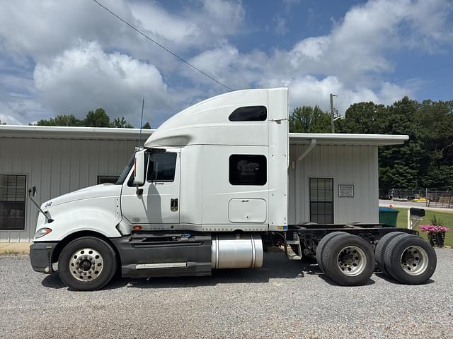 Image of International ProStar Plus 122 equipment image 1