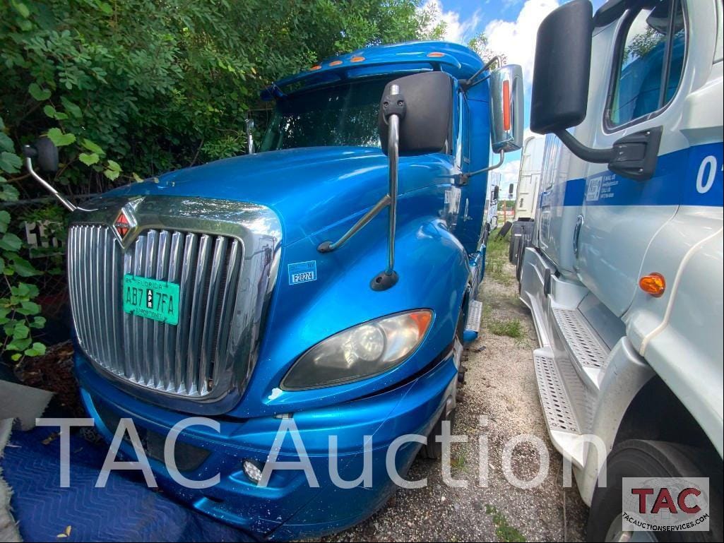 Main image International ProStar Plus 122