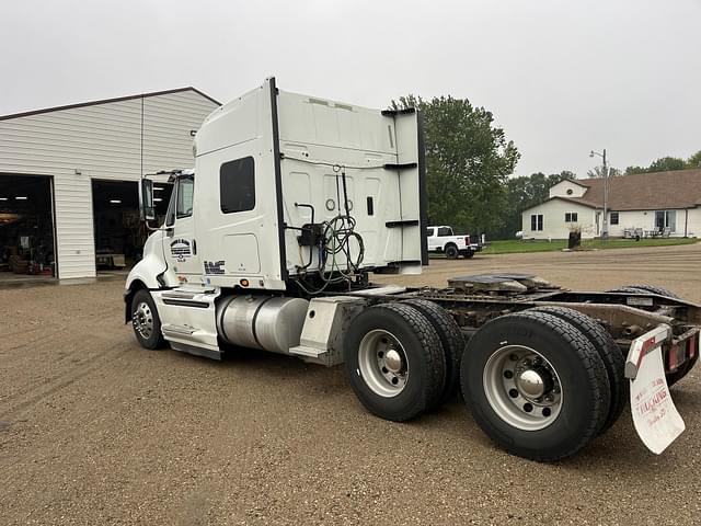 Image of International ProStar Plus 122 equipment image 3