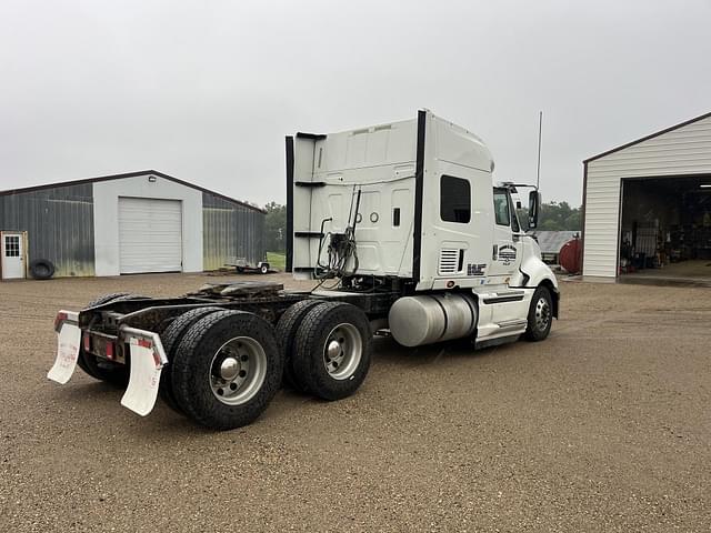 Image of International ProStar Plus 122 equipment image 2