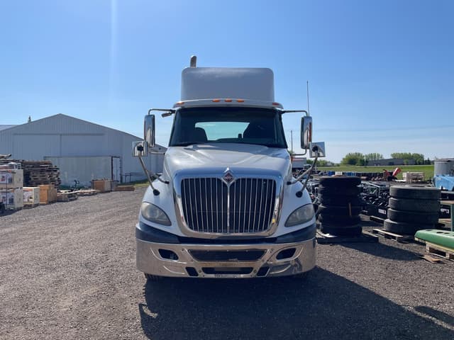 Image of International ProStar Plus 122 equipment image 1