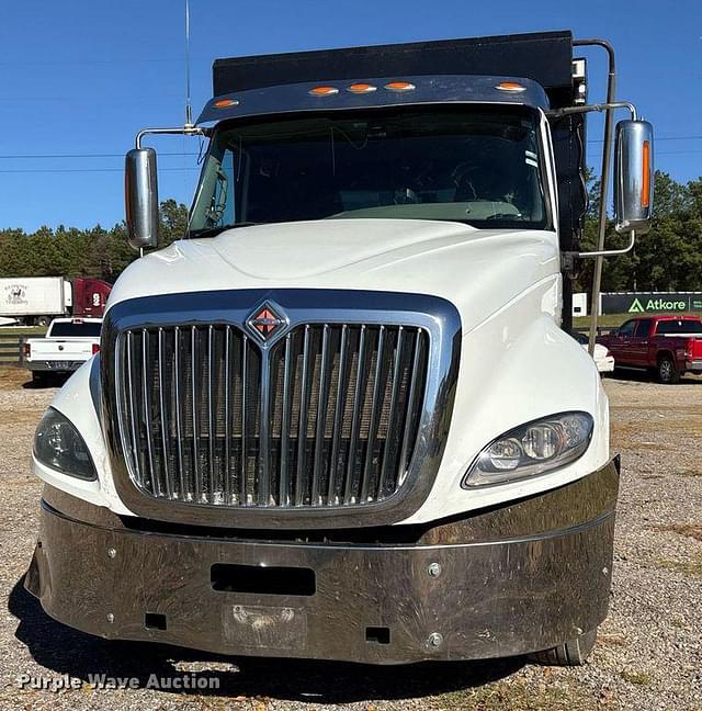 Image of International ProStar equipment image 1