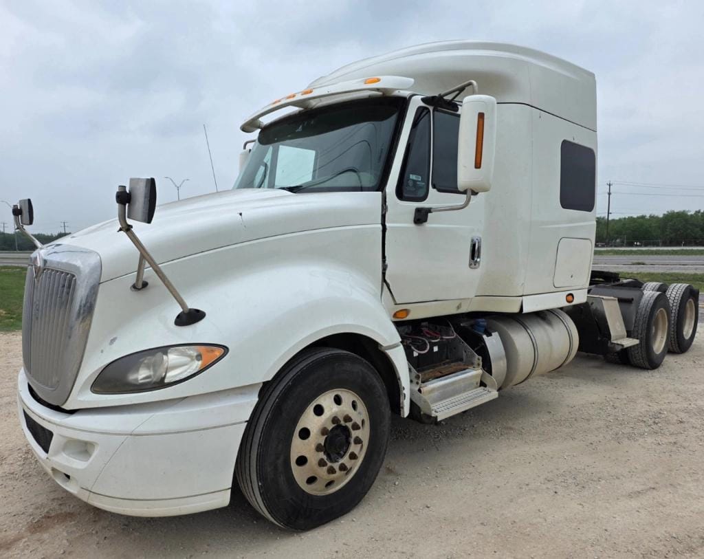 2015 International Prostar Plus Equipment Image0