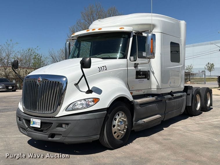 2015 International ProStar Plus 122 Equipment Image0
