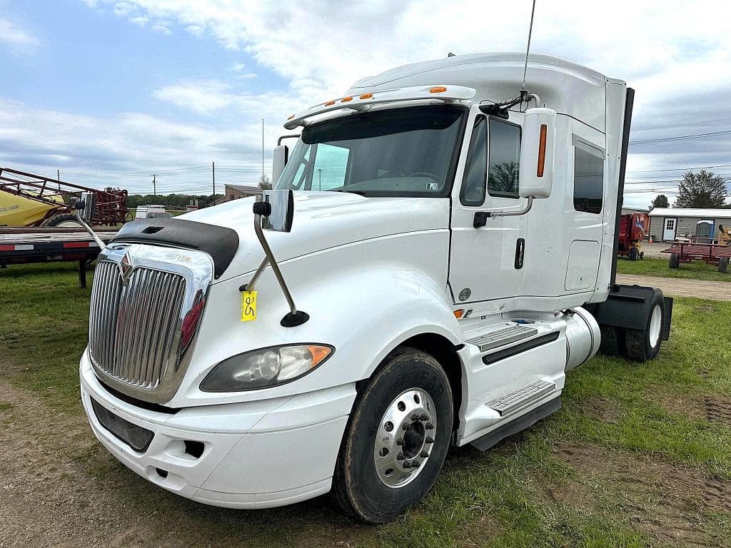 Image of International ProStar Plus 122 Primary image