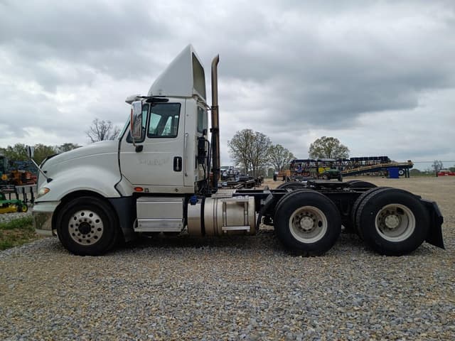 Image of International ProStar equipment image 2