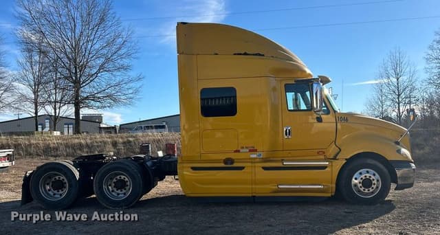 Image of International ProStar Plus 122 equipment image 3