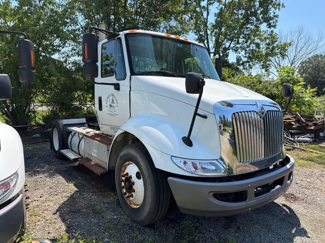 Image of International Transtar 8600 equipment image 2