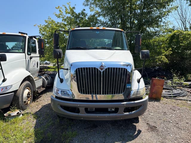Image of International Transtar 8600 equipment image 1