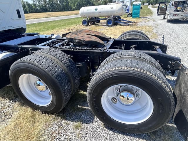 Image of International  Transtar 8600 equipment image 2