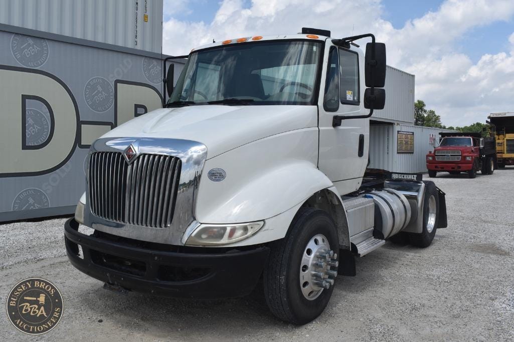 2015 International  Transtar 8600 Equipment Image0