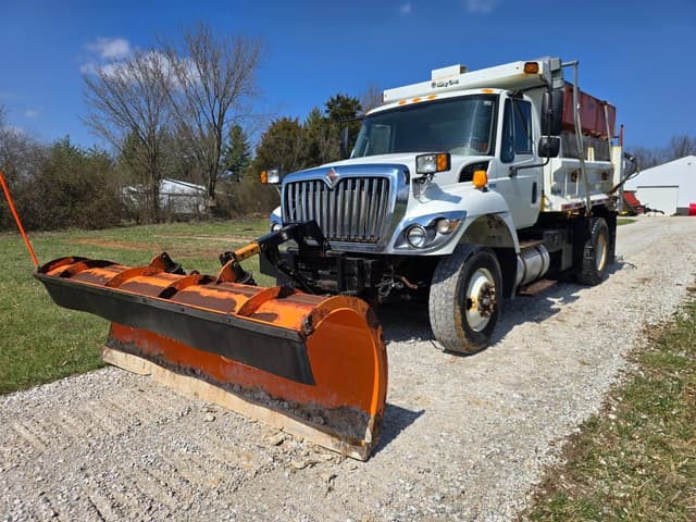 Image of International Workstar 7400 equipment image 1