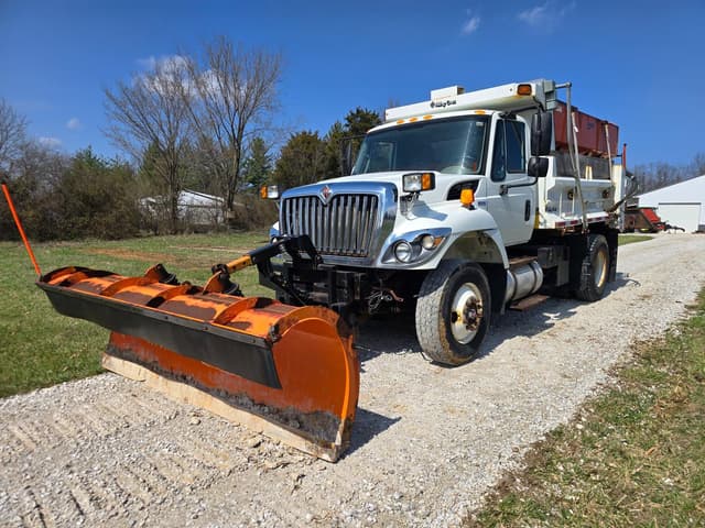 Image of International Workstar 7400 equipment image 3