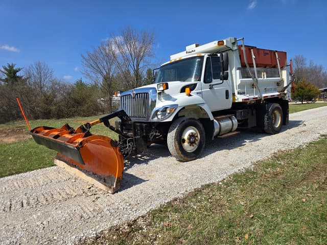 Image of International Workstar 7400 equipment image 4