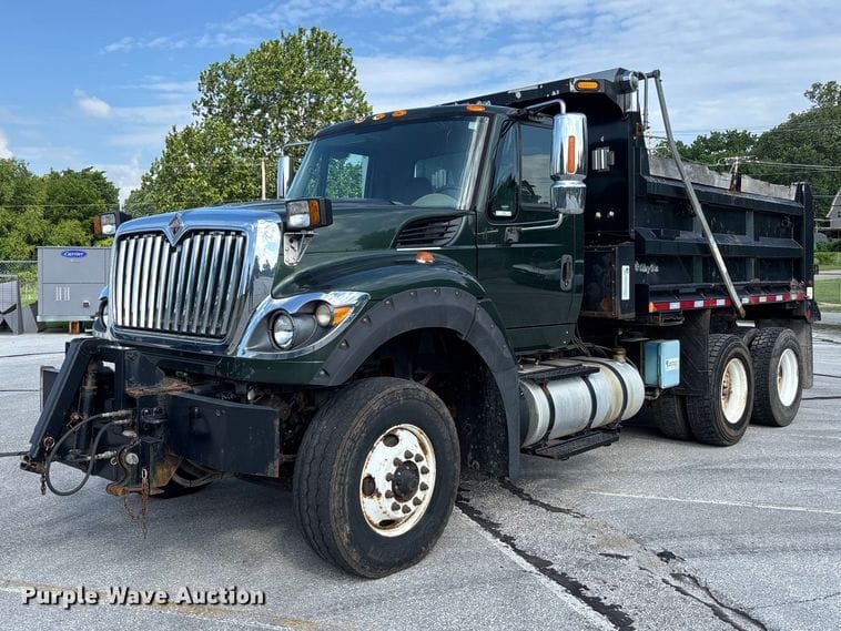 2015 International WorkStar 7600 Equipment Image0