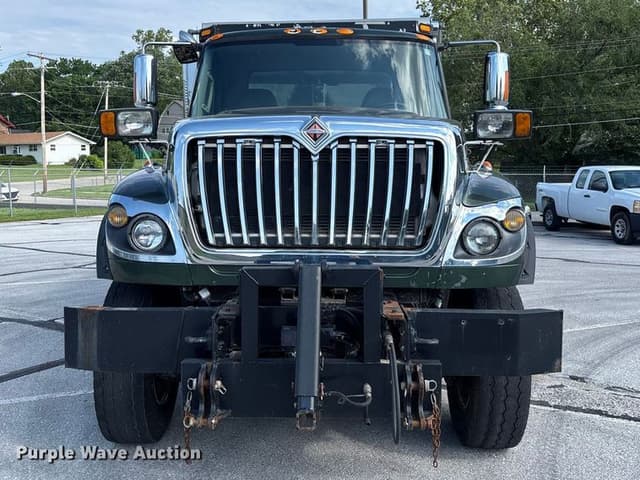 Image of International WorkStar 7600 equipment image 1