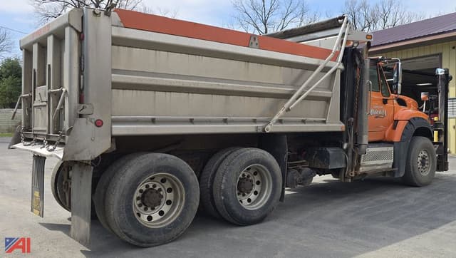 Image of International WorkStar 7600 equipment image 3