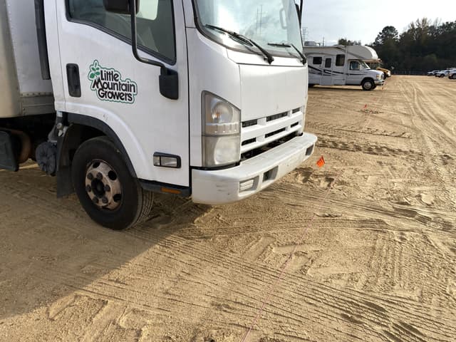 Image of Isuzu NPR equipment image 4