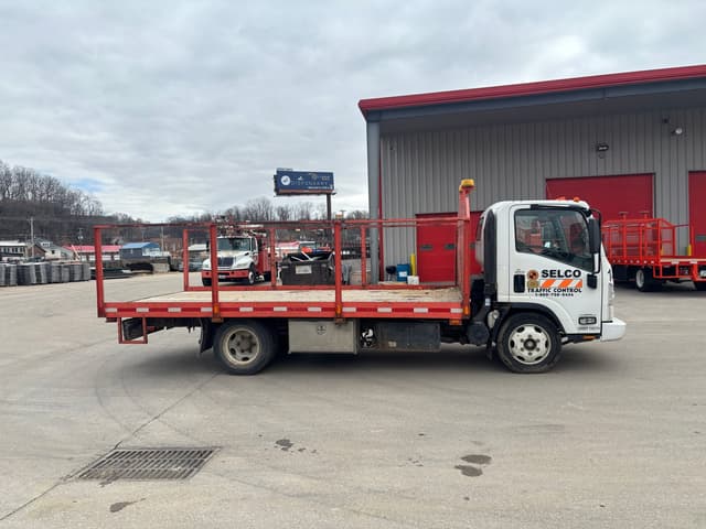 Image of Isuzu NPRXD equipment image 4