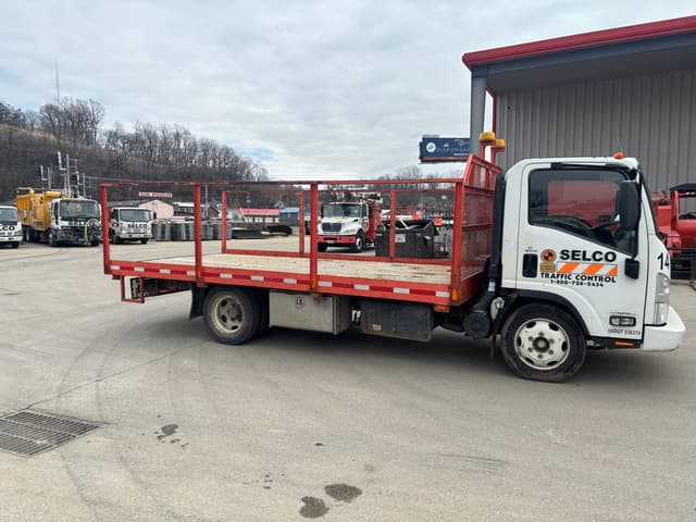 Image of Isuzu NPRXD equipment image 3