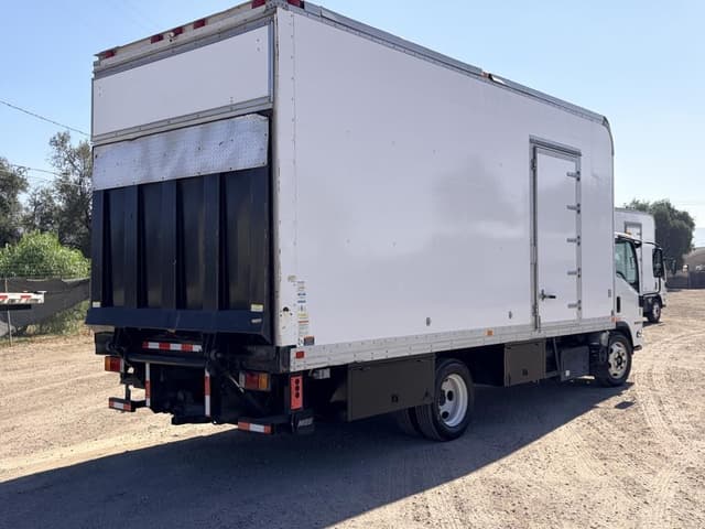 Image of Isuzu NRR equipment image 2