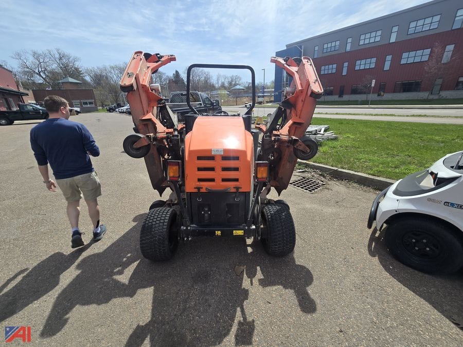 2015 Jacobsen HR9016T Equipment Image0