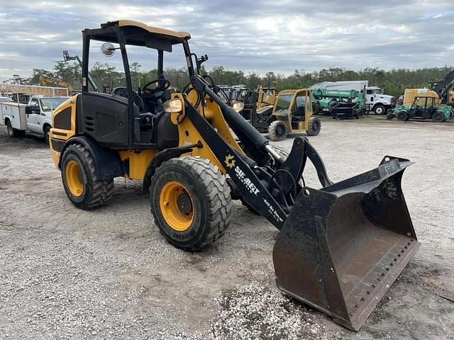 Image of JCB 407 equipment image 4