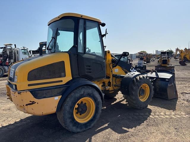 Image of JCB 409 equipment image 2