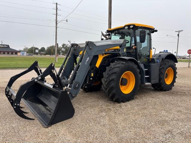 Image of JCB Fastrac 4220 equipment image 2
