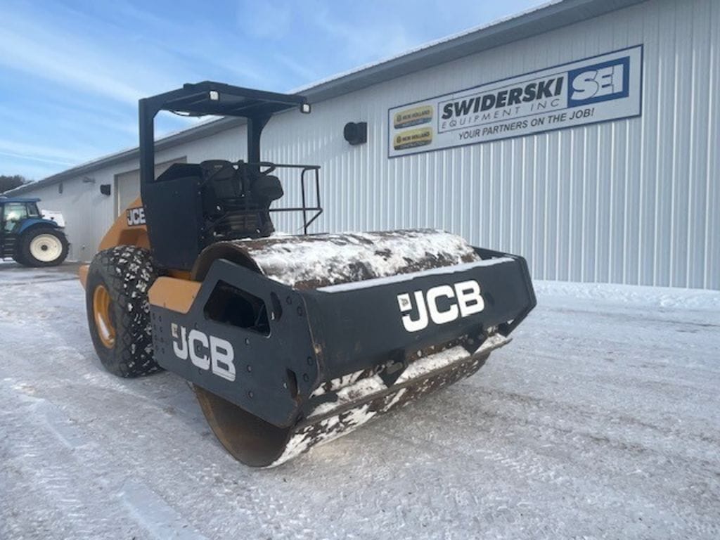 2015 JCB VM117 Equipment Image0